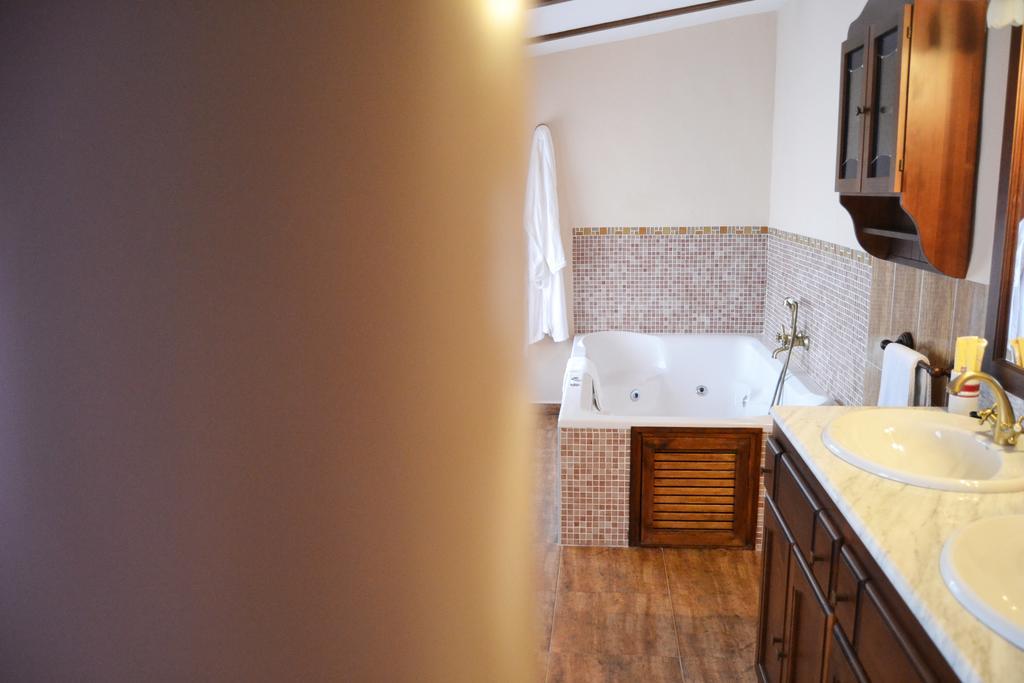 Rural El Mano Hotel Кастрил Екстериор снимка