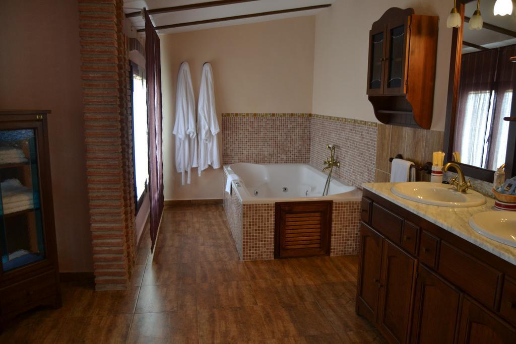 Rural El Mano Hotel Кастрил Екстериор снимка